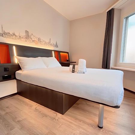 Easyhotel Zuerich Main Station ภายนอก รูปภาพ