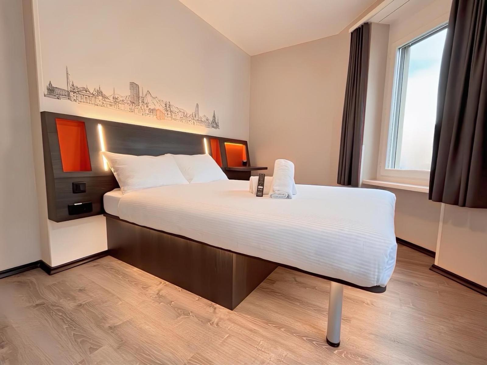 Easyhotel Zuerich Main Station ภายนอก รูปภาพ