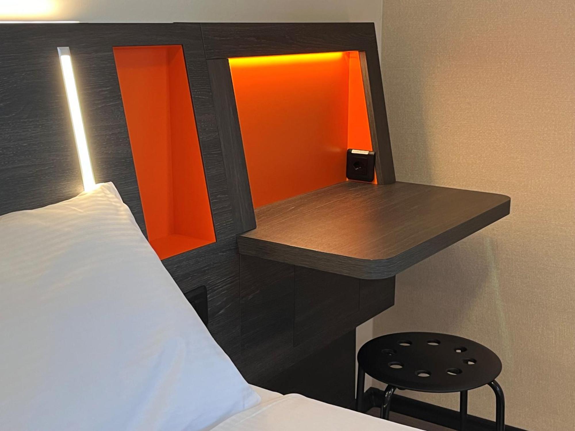 Easyhotel Zuerich Main Station ภายนอก รูปภาพ