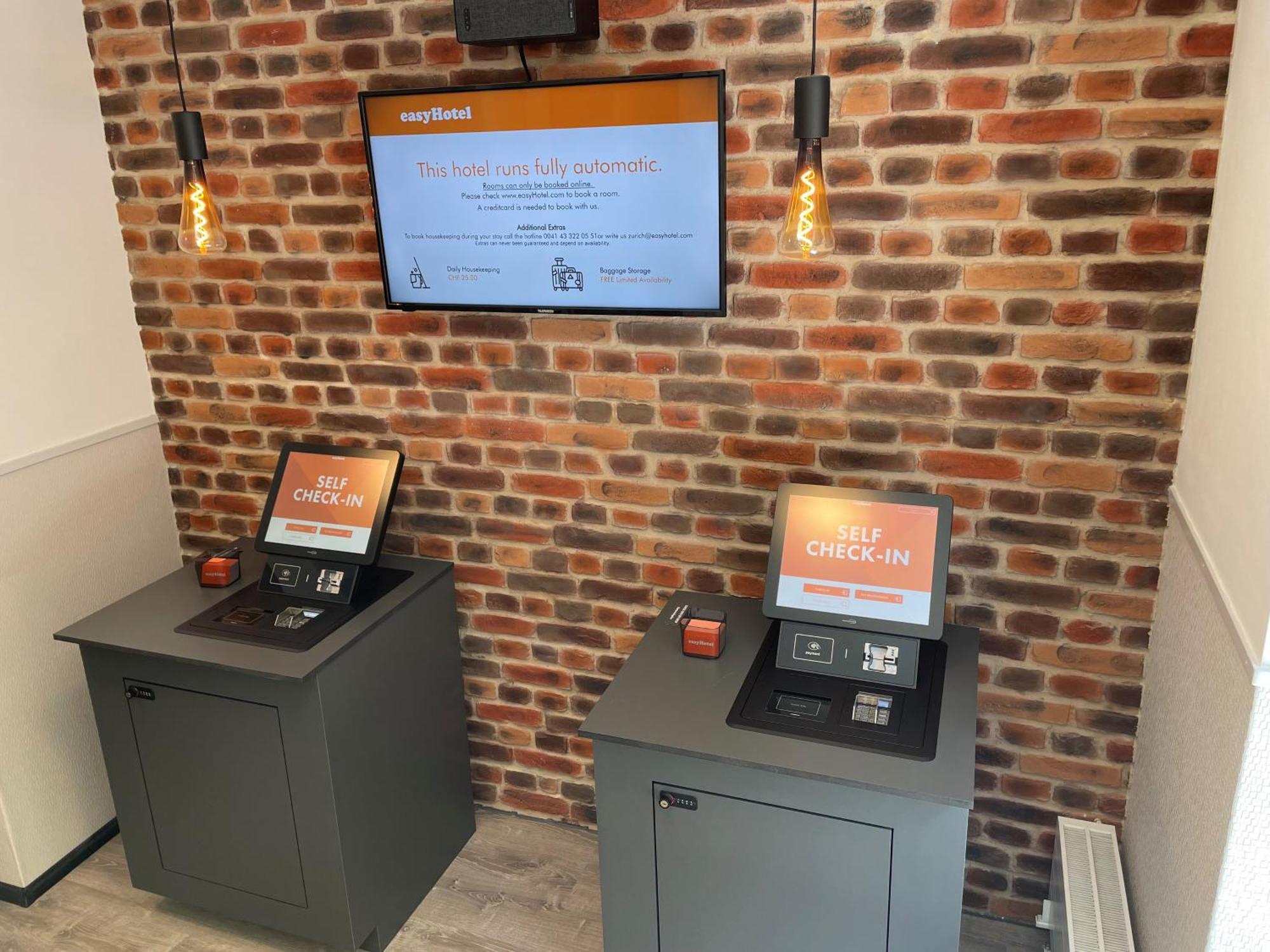 Easyhotel Zuerich Main Station ภายนอก รูปภาพ