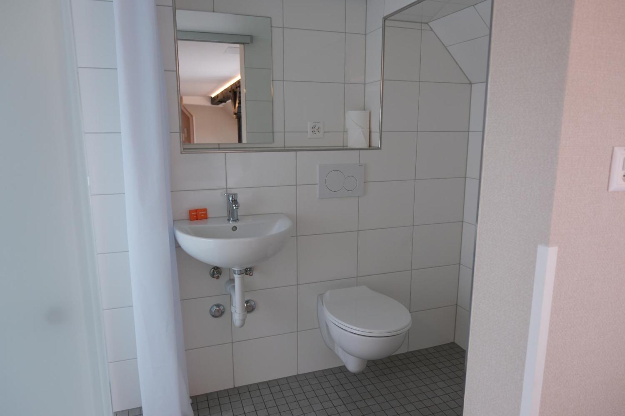 Easyhotel Zuerich Main Station ภายนอก รูปภาพ